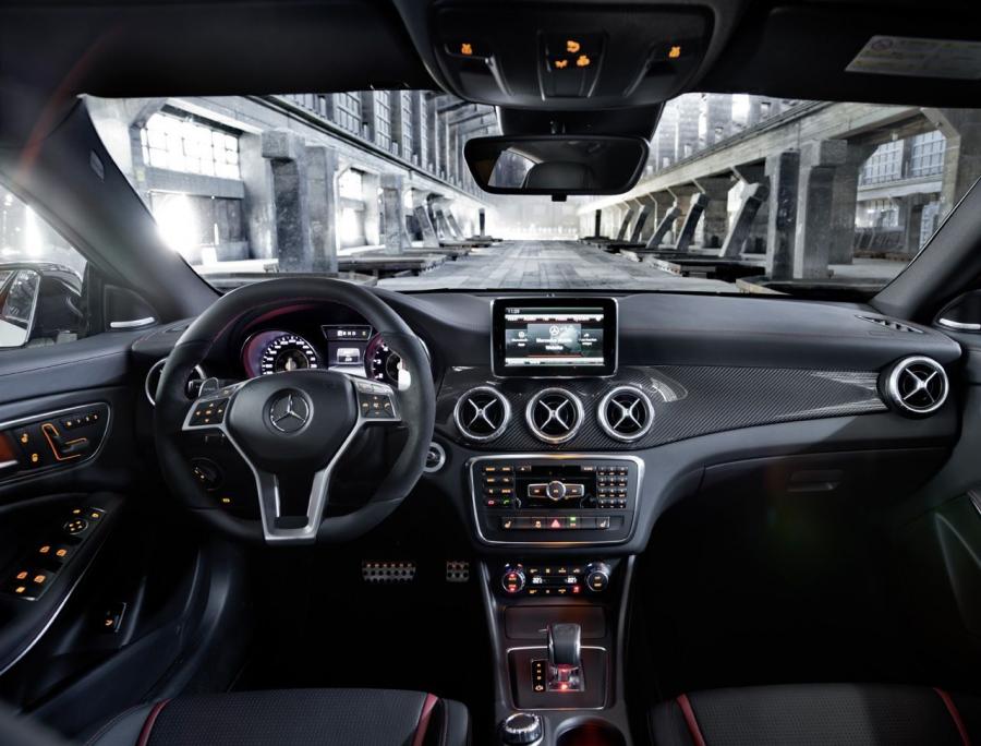  Mercedes-Benz CLA45 AMG 2014 года  (фото 31 из 110)